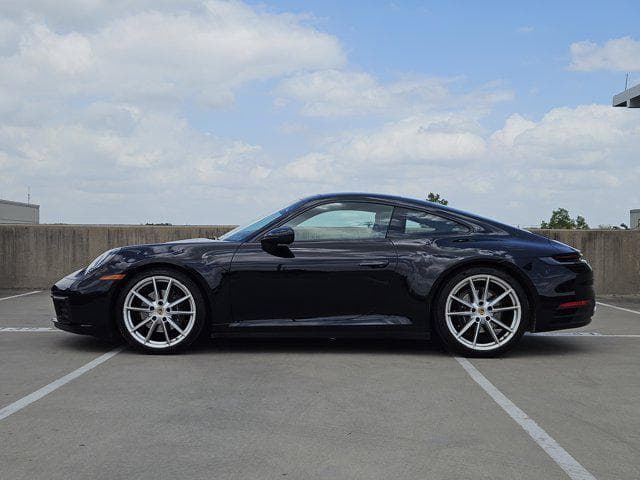 2024 Porsche 911 photo 2
