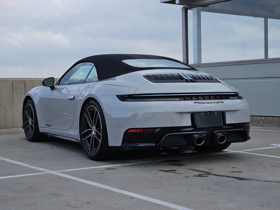 2026 Porsche 911 photo 2