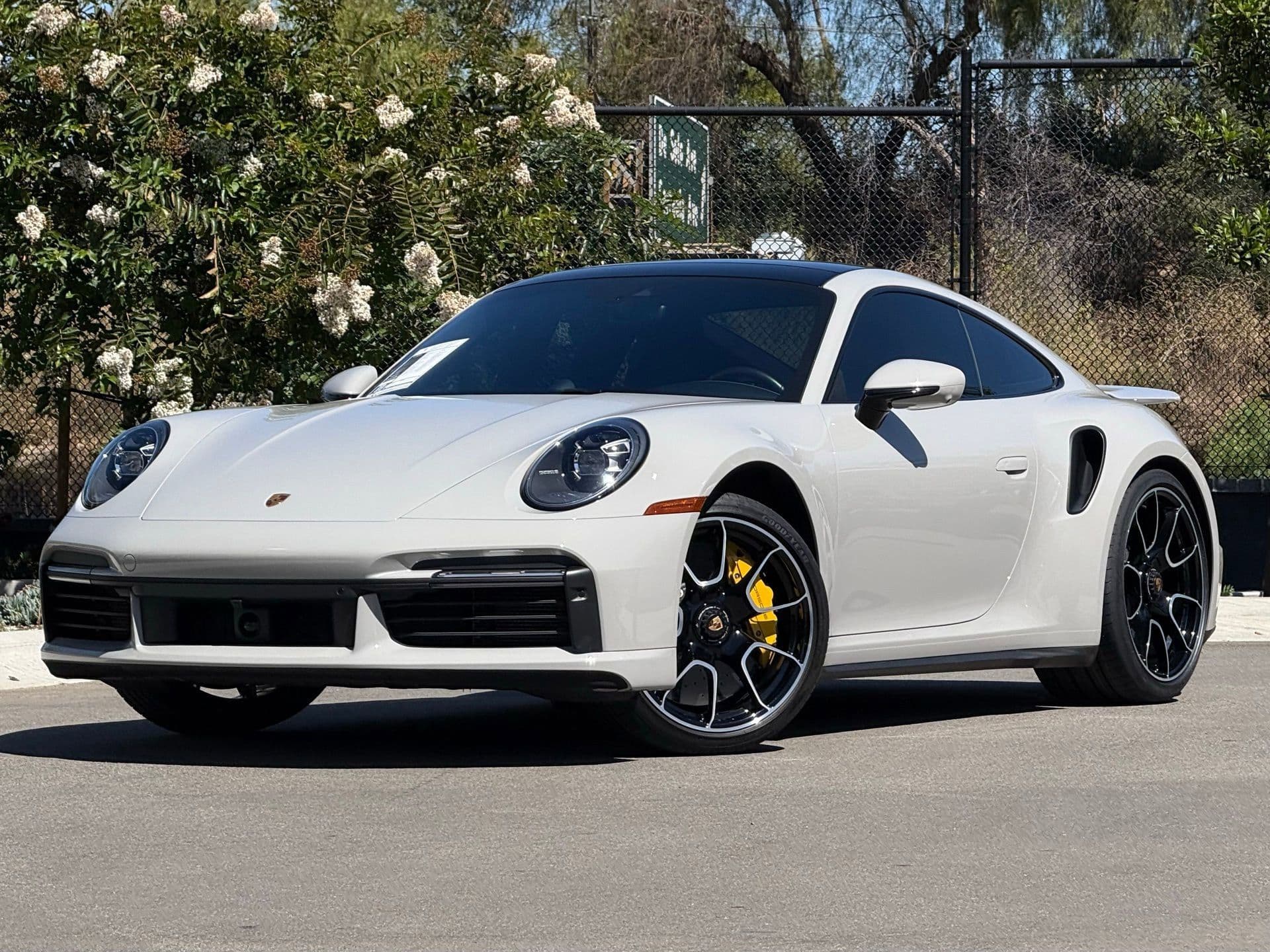 2024 Porsche 911 photo 2