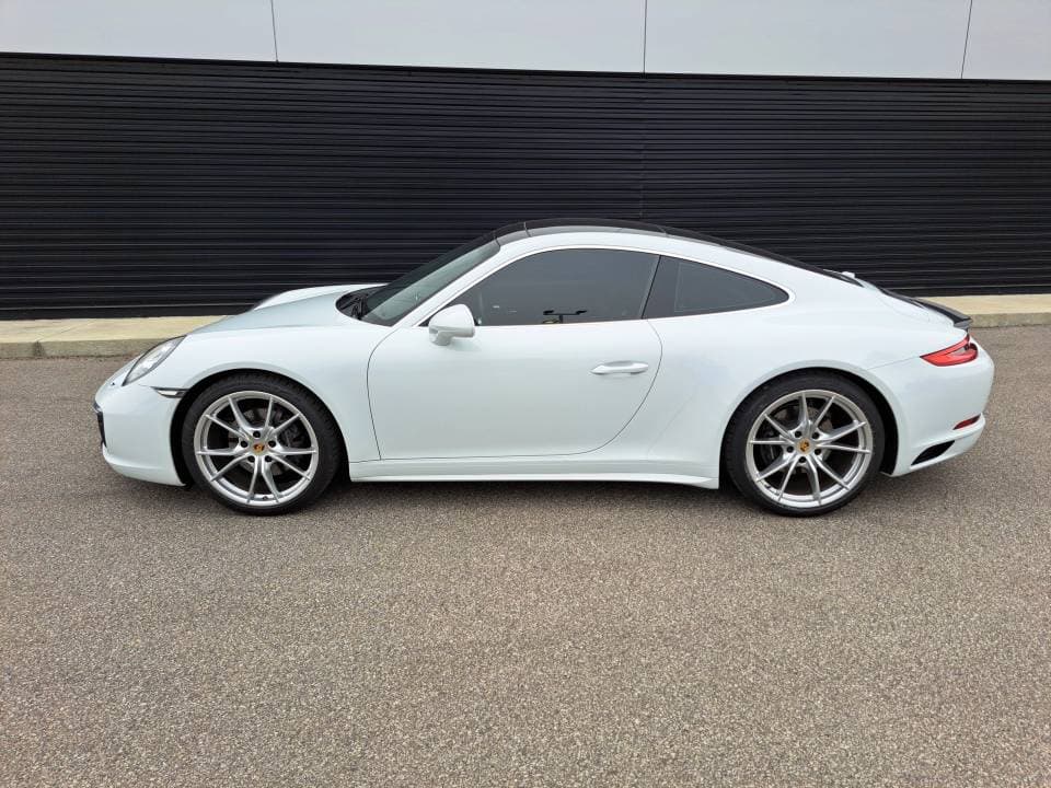 2017 Porsche 911 photo 2
