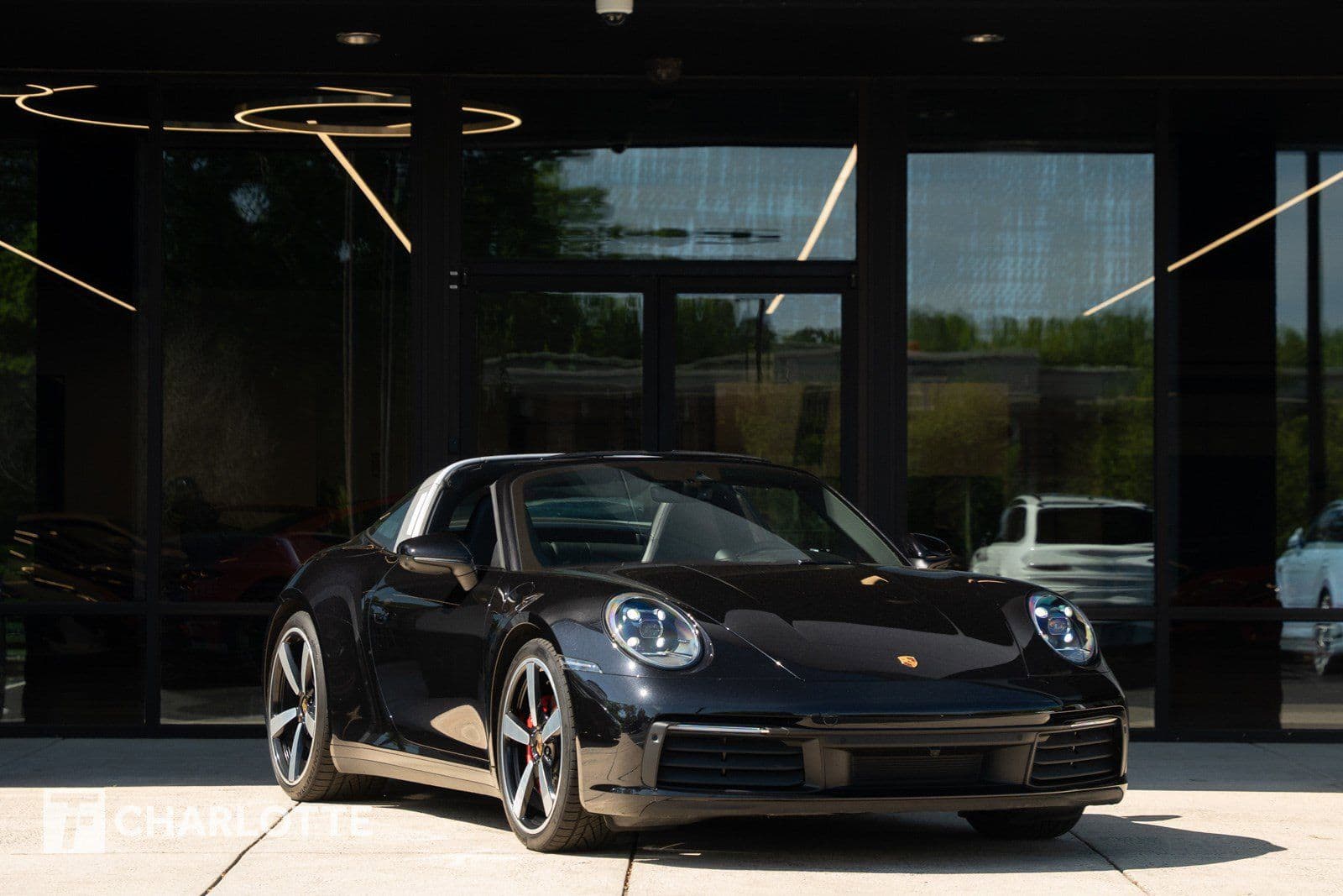 2021 Porsche 911 photo 2