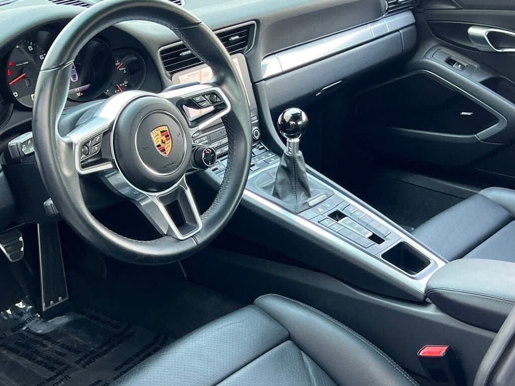2017 Porsche 911 photo 2