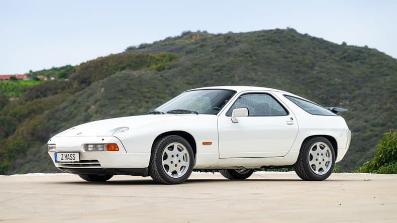 1987 Porsche 928 photo 1