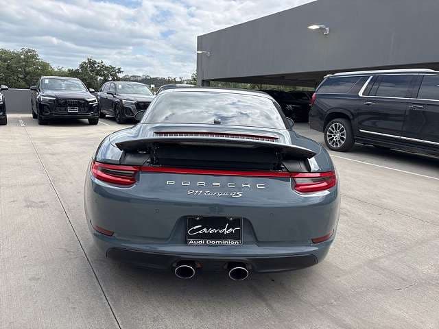 2017 Porsche 911 photo 2