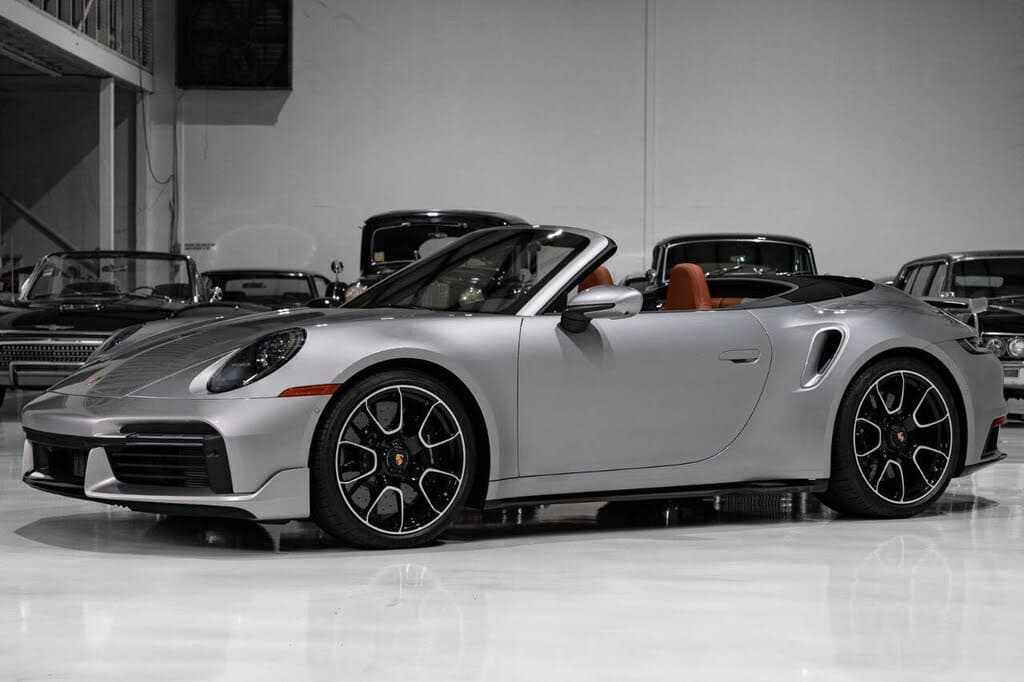 2024 Porsche 911 photo 2