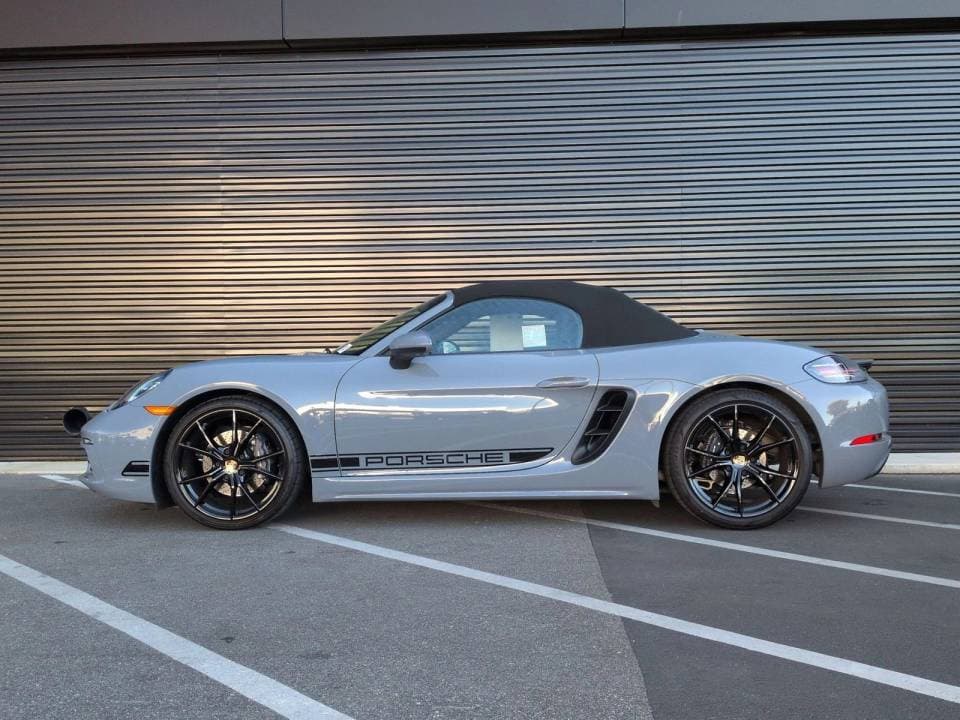 2025 Porsche Boxster photo 4