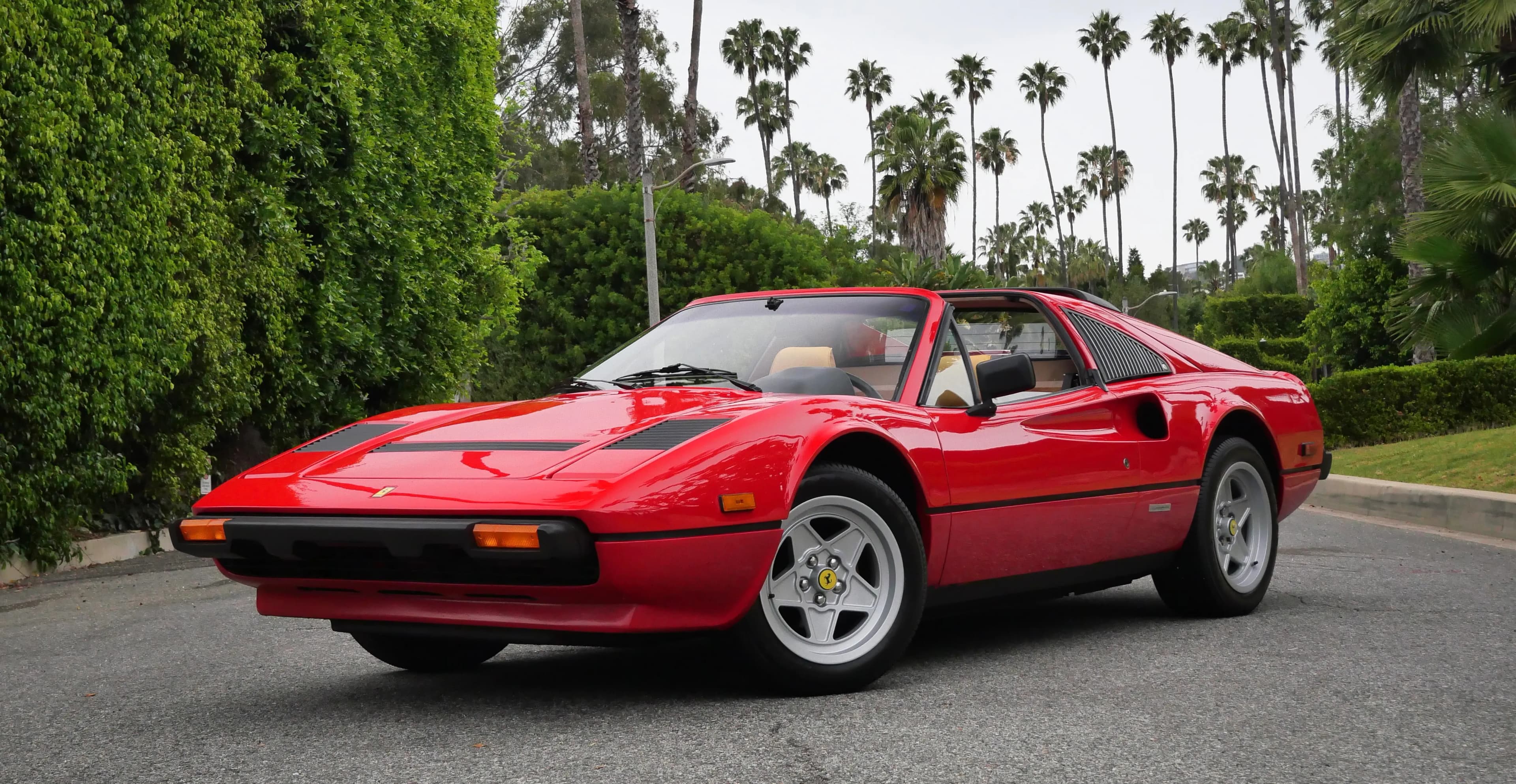 1985 Ferrari 308 photo 1