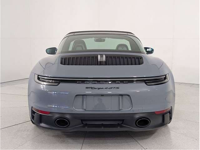 2023 Porsche 911 photo 3