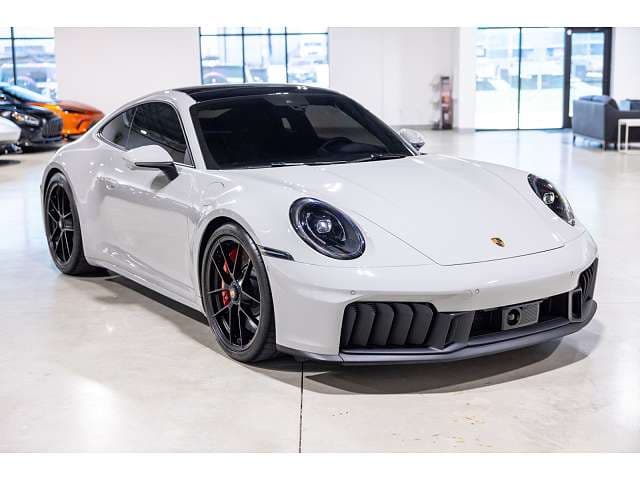 2025 Porsche 911 photo 2