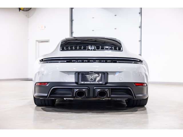 2025 Porsche 911 photo 3