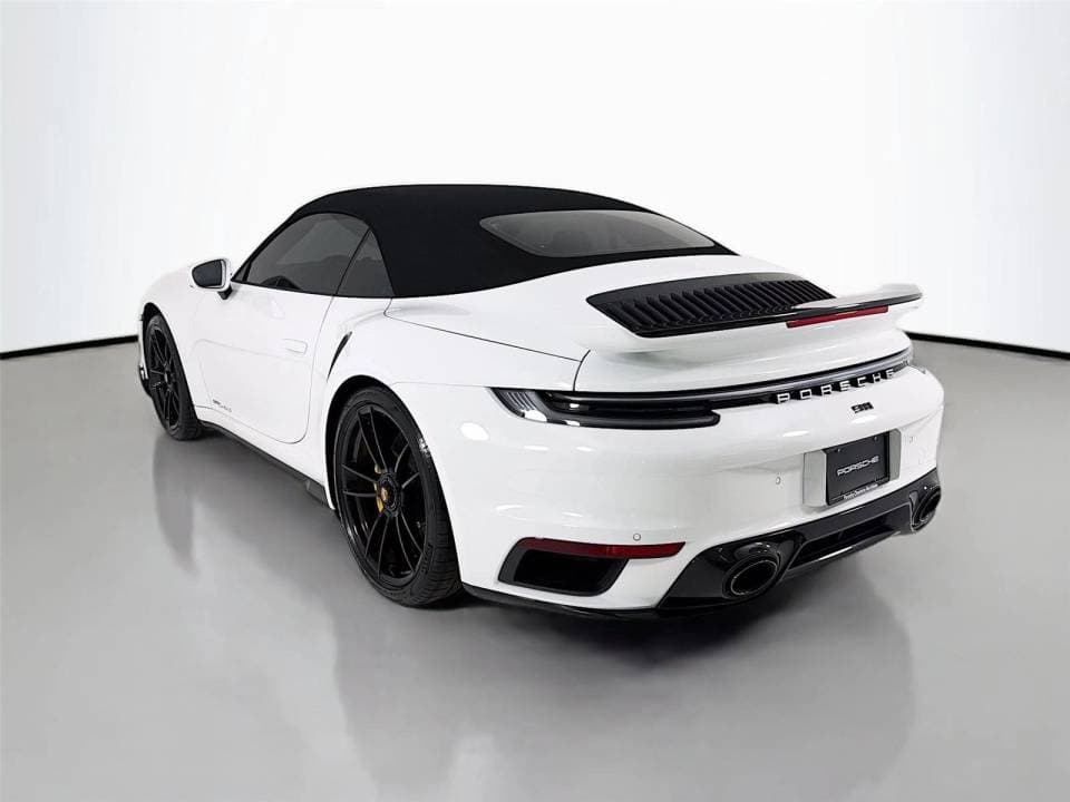 2023 Porsche 911 photo 3