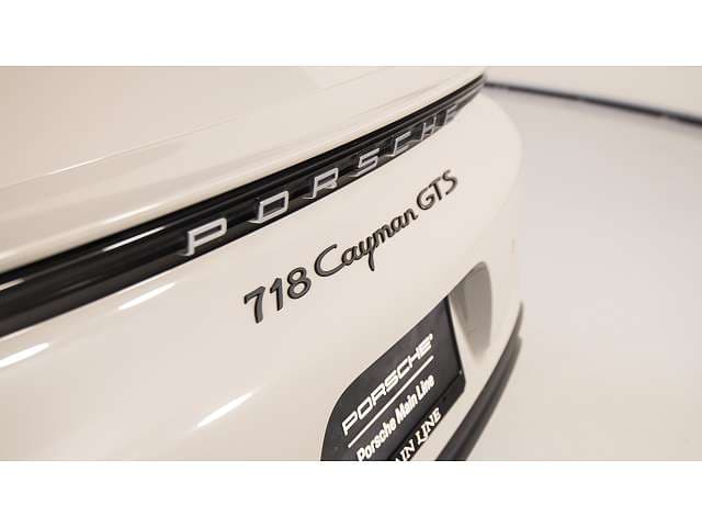 2024 Porsche Cayman photo 5