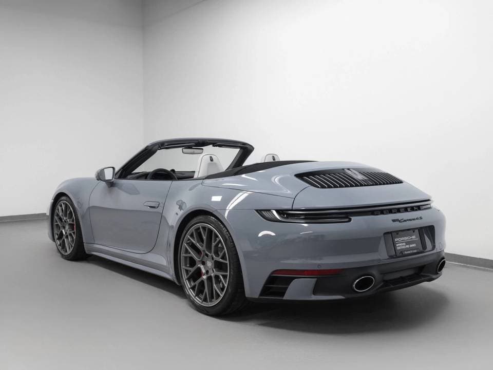 2024 Porsche 911 photo 3