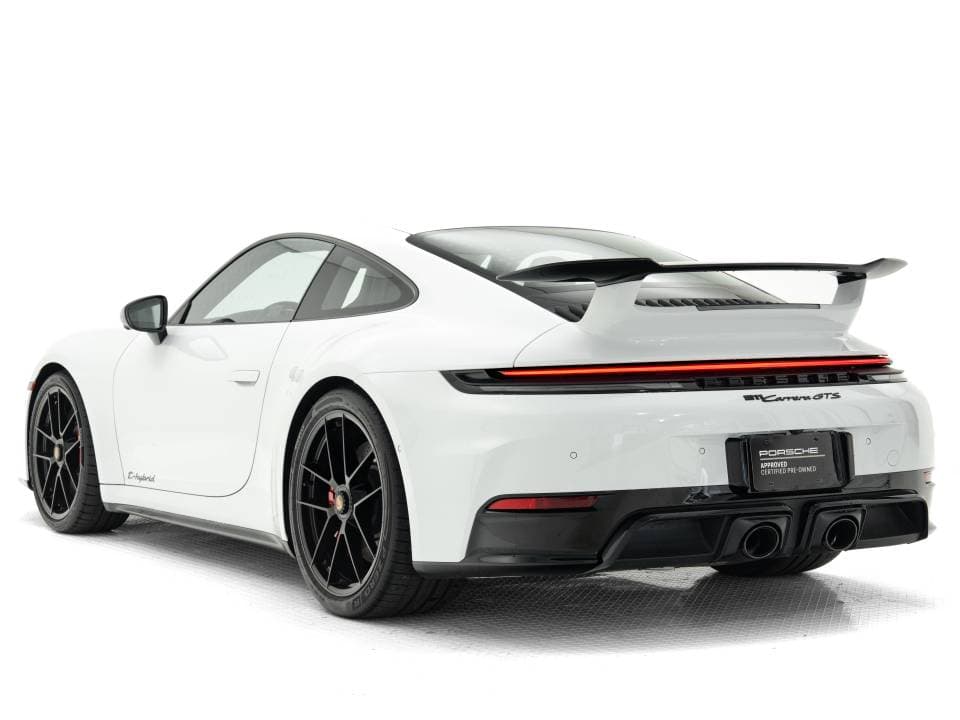 2025 Porsche 911 photo 4