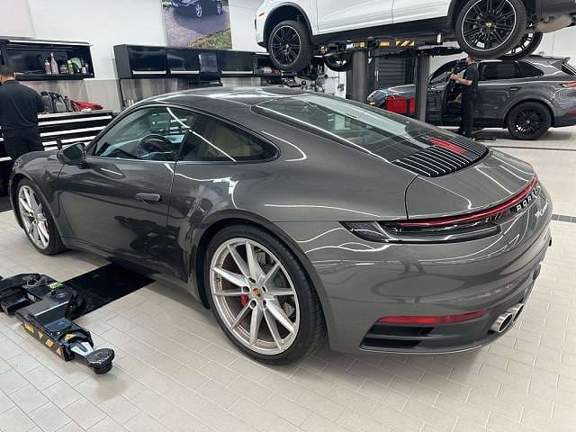 2024 Porsche 911 photo 2