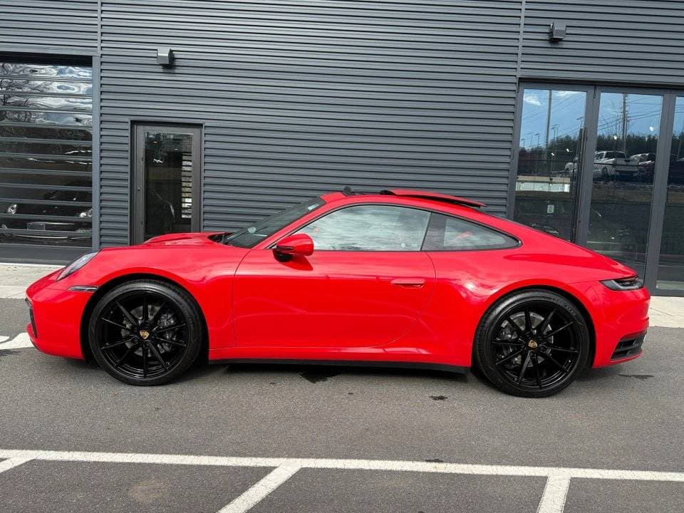 2022 Porsche 911 photo 2