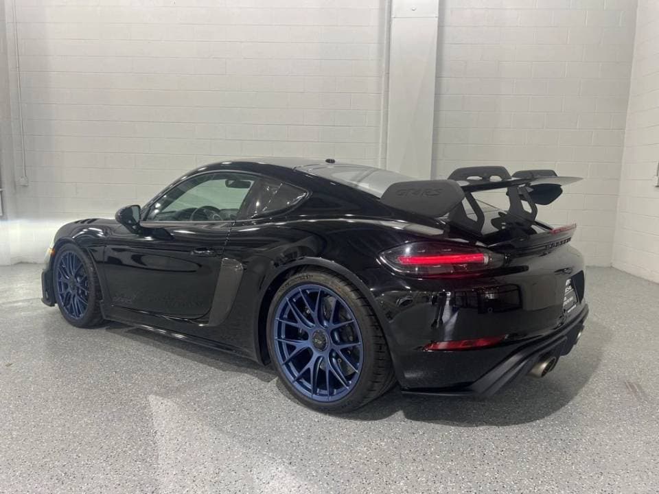 2024 Porsche Cayman photo 2