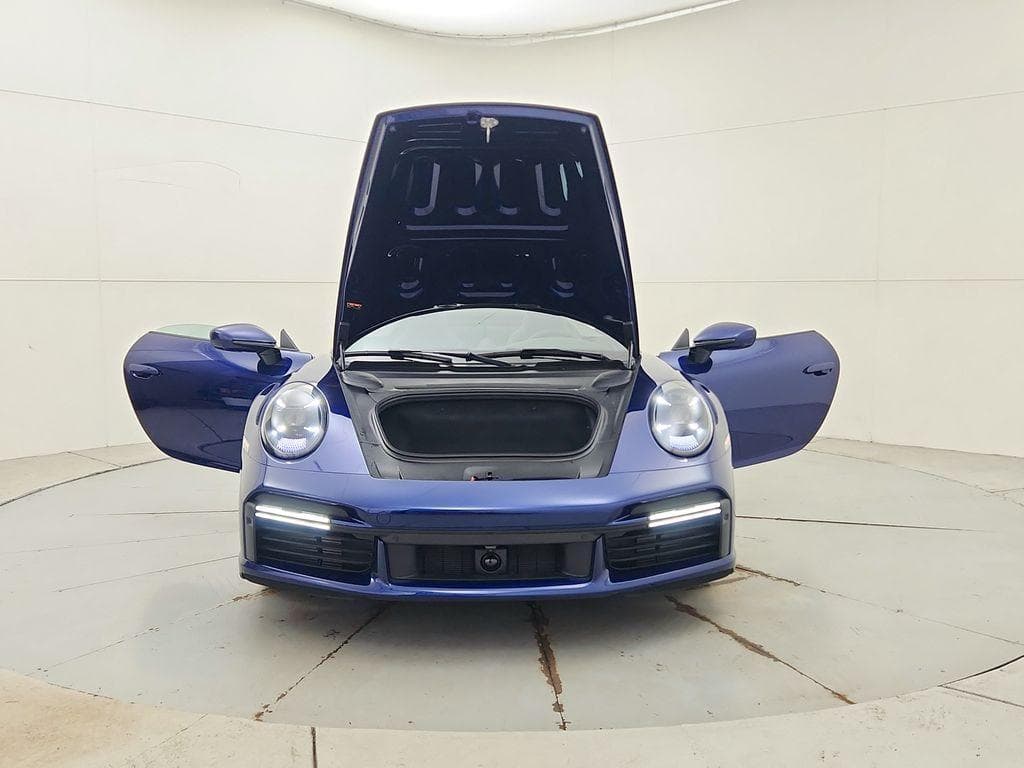 2023 Porsche 911 photo 2
