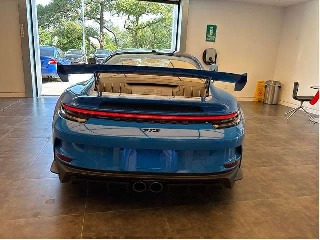2023 Porsche 911 photo 2
