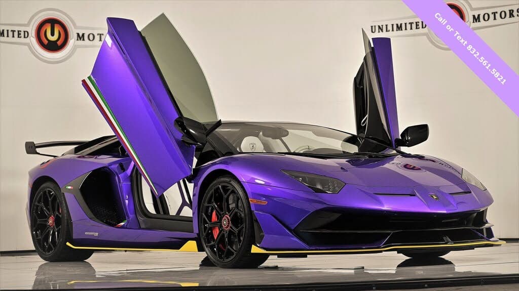 2021 Lamborghini Aventador photo 3