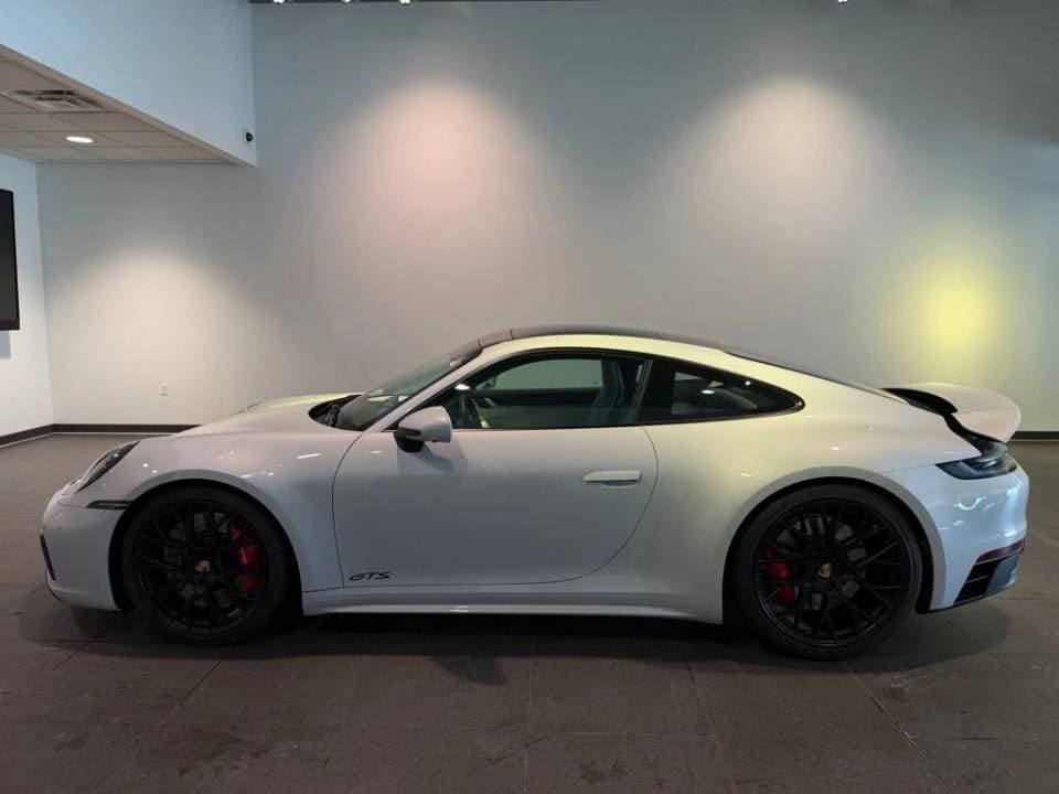 2024 Porsche 911 photo 3