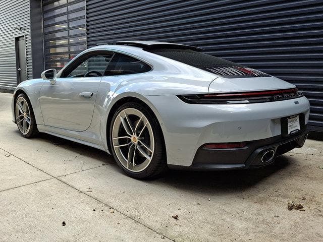 2025 Porsche 911 photo 4