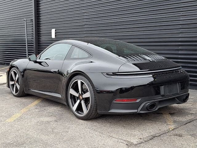 2025 Porsche 911 photo 2