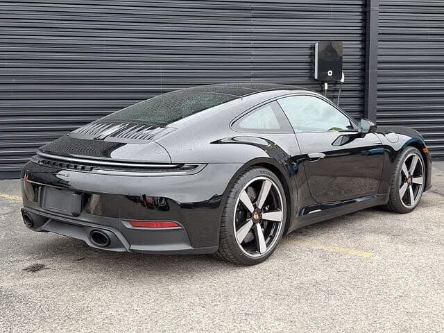 2025 Porsche 911 photo 4