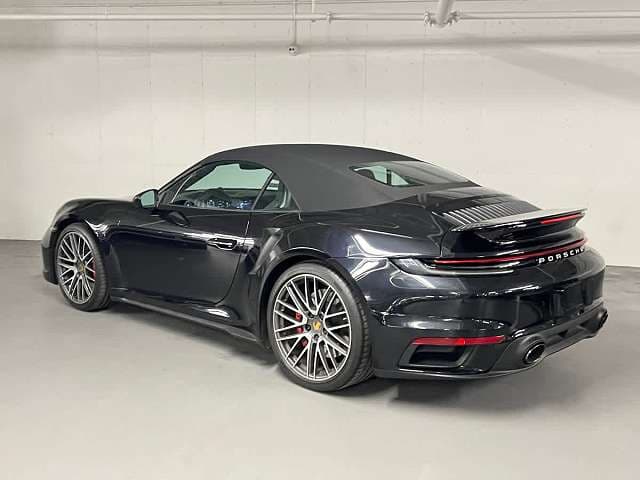 2021 Porsche 911 photo 2