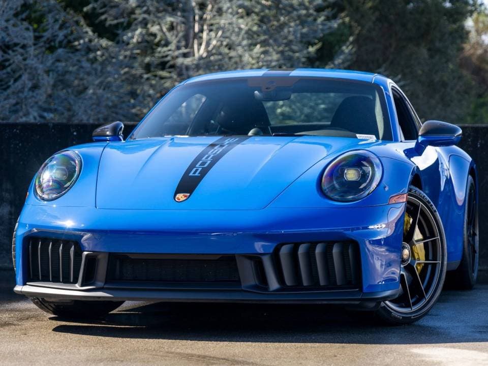 2025 Porsche 911 photo 2
