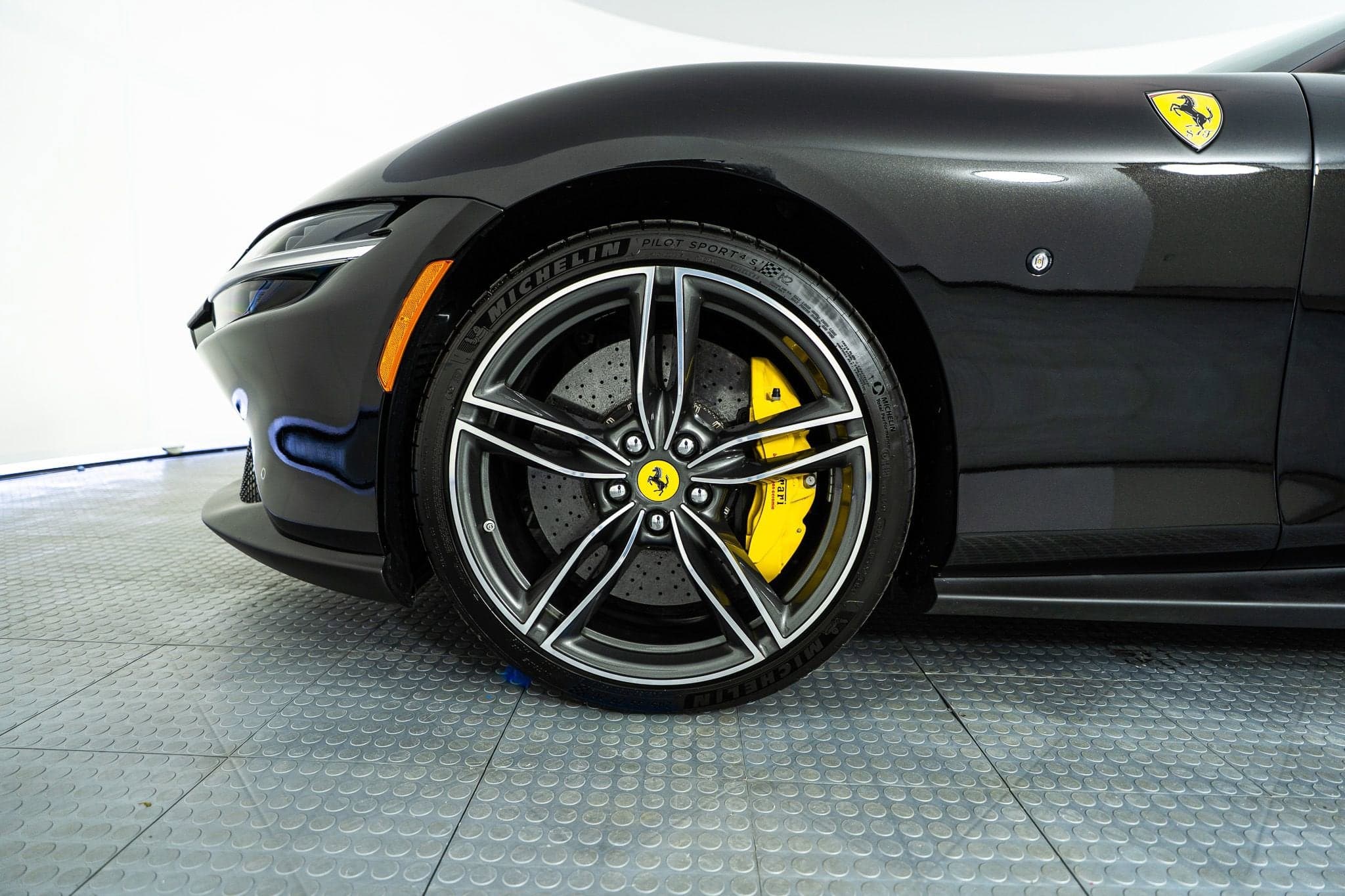 2025 Ferrari Roma photo 5
