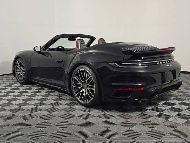 2023 Porsche 911 photo 2