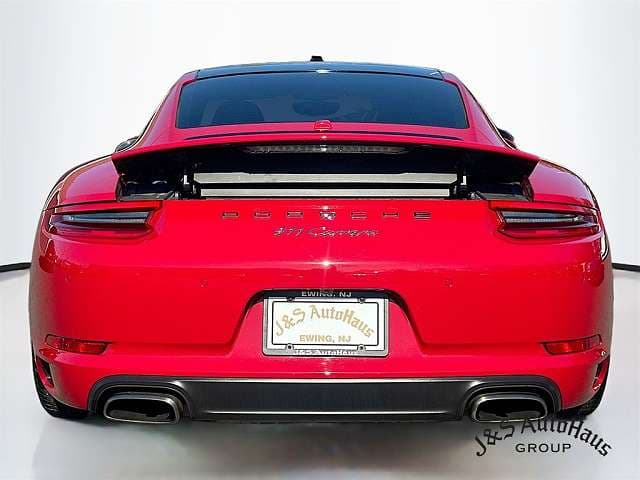 2017 Porsche 911 photo 2