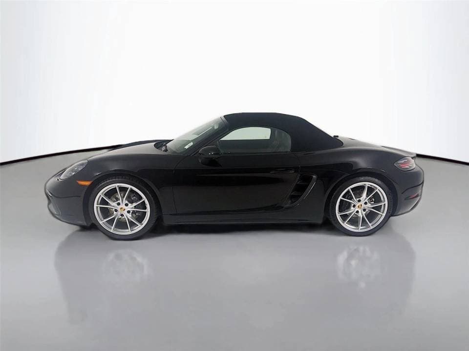 2021 Porsche Boxster photo 2