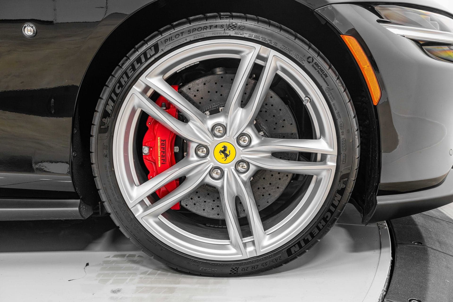 2025 Ferrari Roma photo 5