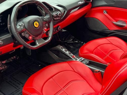 2017 Ferrari 488 photo 2