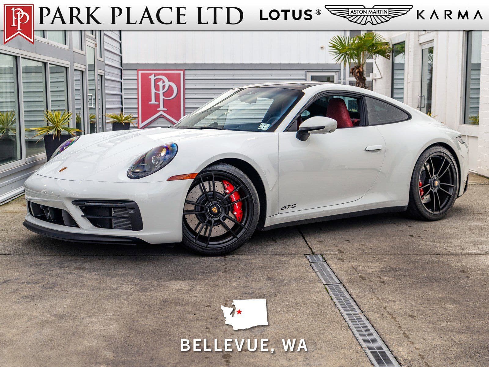 2024 Porsche 911 photo 2