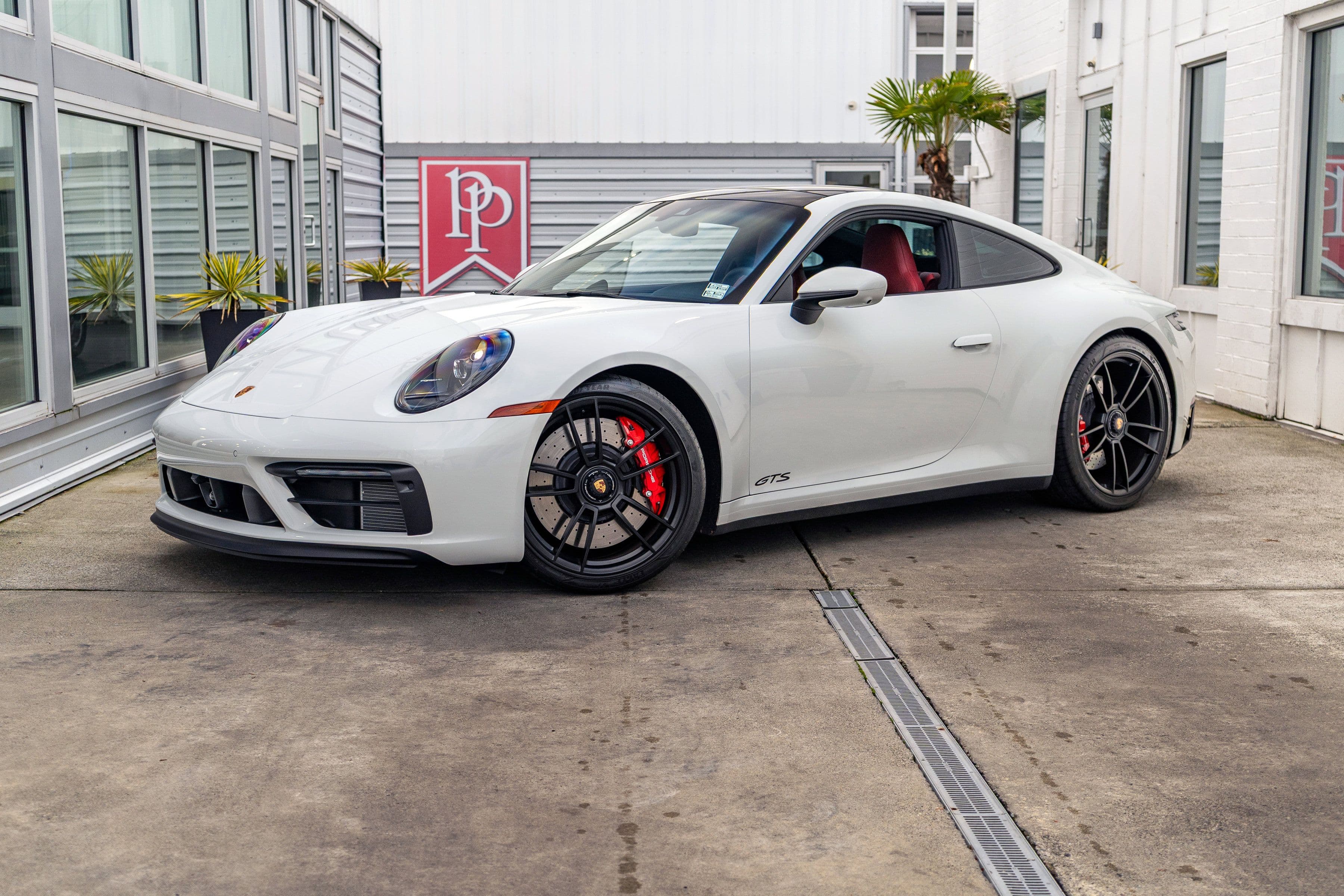 2024 Porsche 911 photo 3