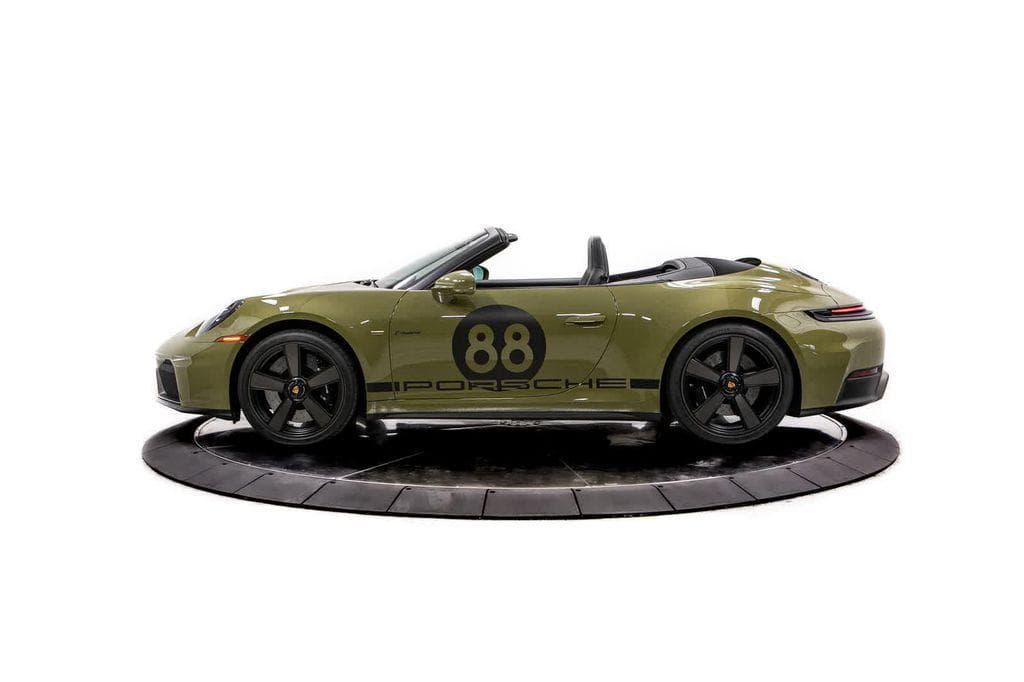 2026 Porsche 911 photo 2