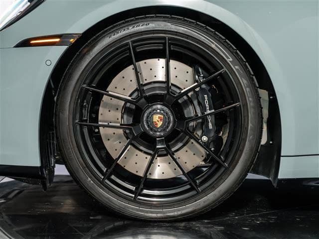 2025 Porsche 911 photo 5