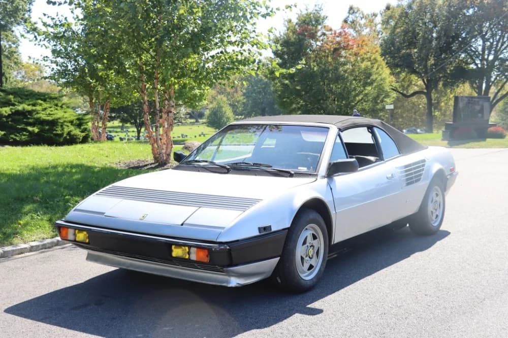 1985 Ferrari Mondial photo 2