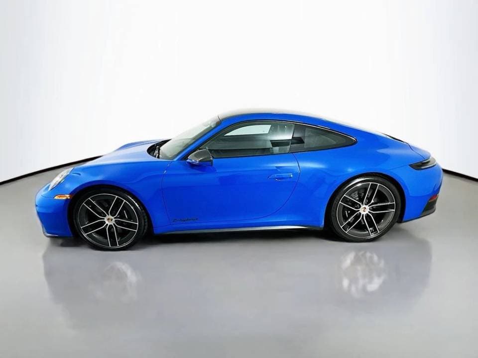 2025 Porsche 911 photo 2