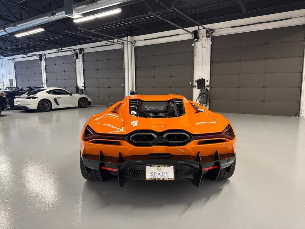 2025 Lamborghini Revuelto photo 5