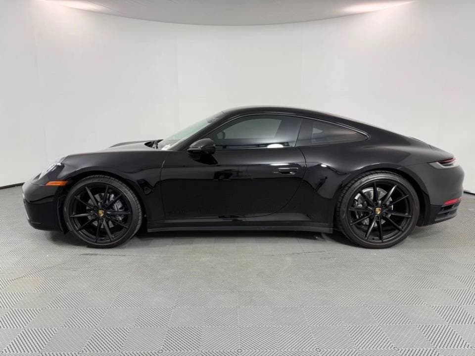 2021 Porsche 911 photo 2