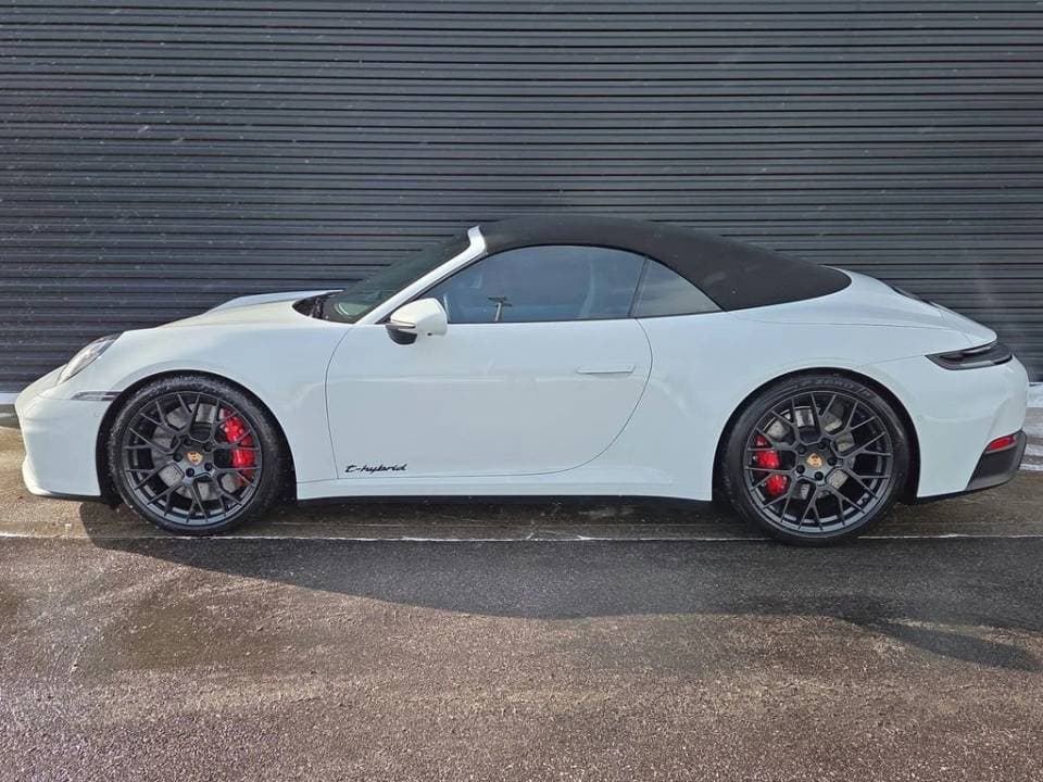 2025 Porsche 911 photo 5