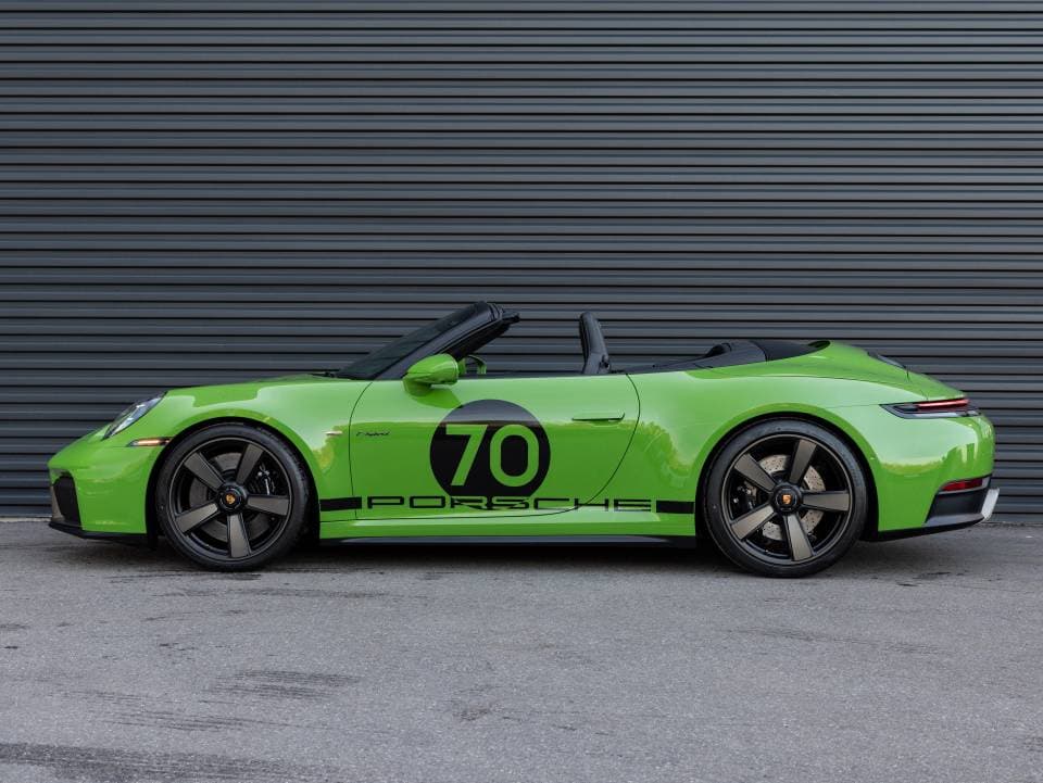 2026 Porsche 911 photo 2
