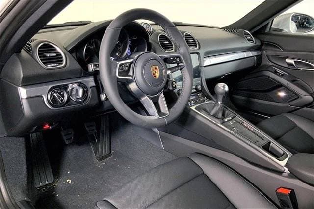 2025 Porsche Cayman photo 4