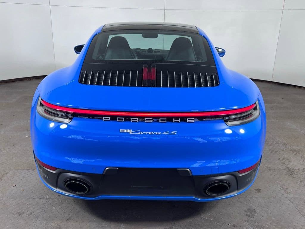 2022 Porsche 911 photo 2