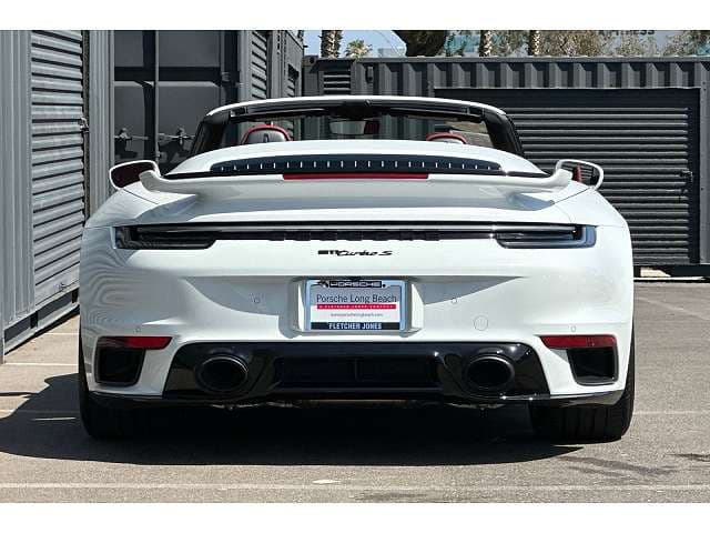 2025 Porsche 911 photo 2
