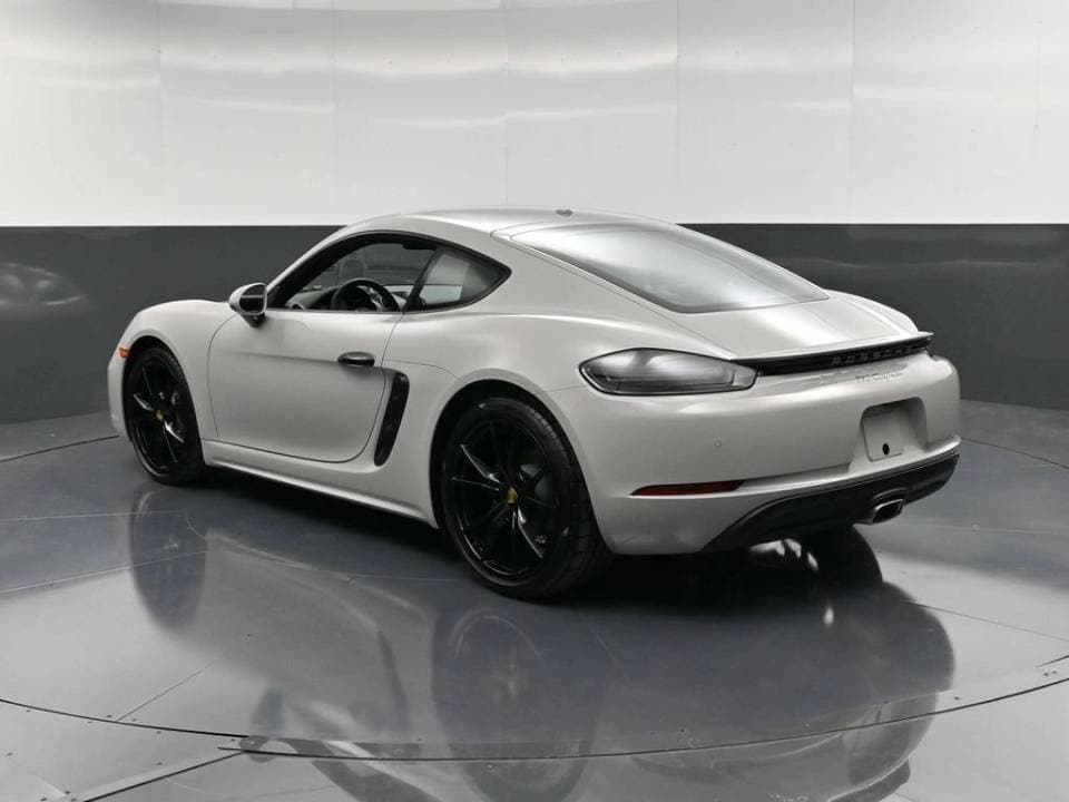 2024 Porsche Cayman photo 5